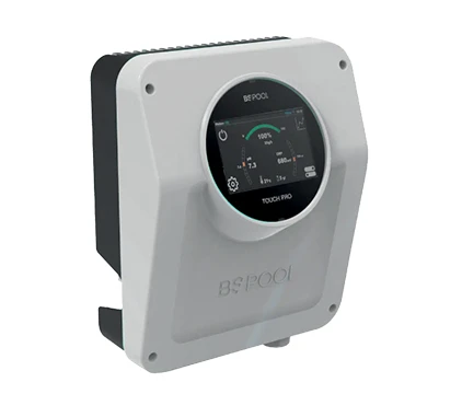 equipement traitement de l'eau de la piscine